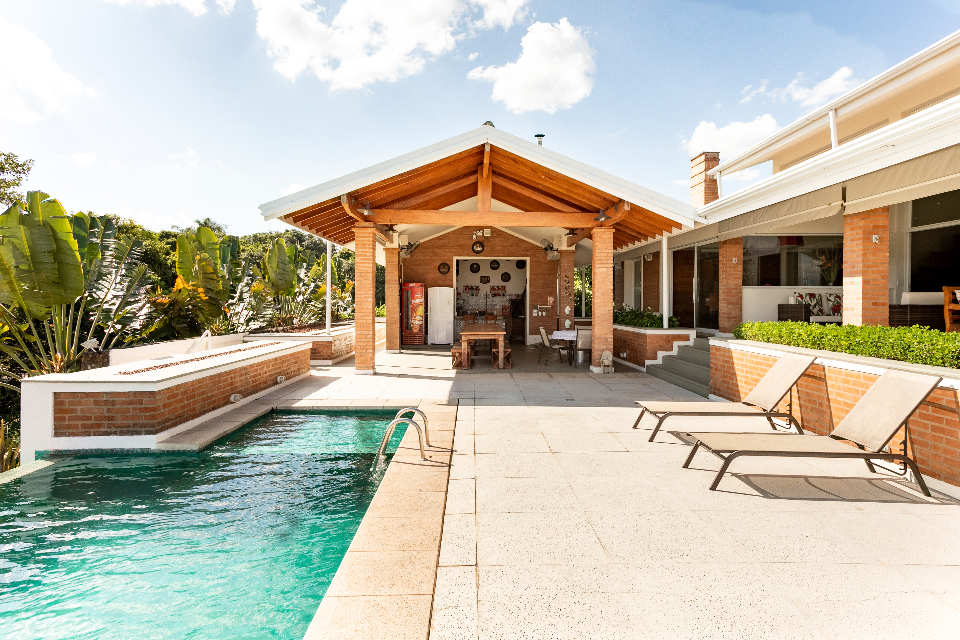 Piscina e área gourmet do Sítio Sustentável